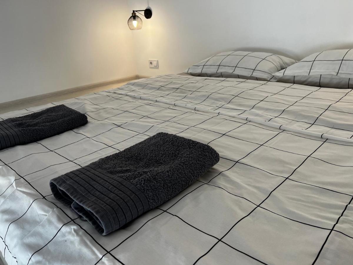 Apartment Lesya Kurbasa Lviv Bagian luar foto
