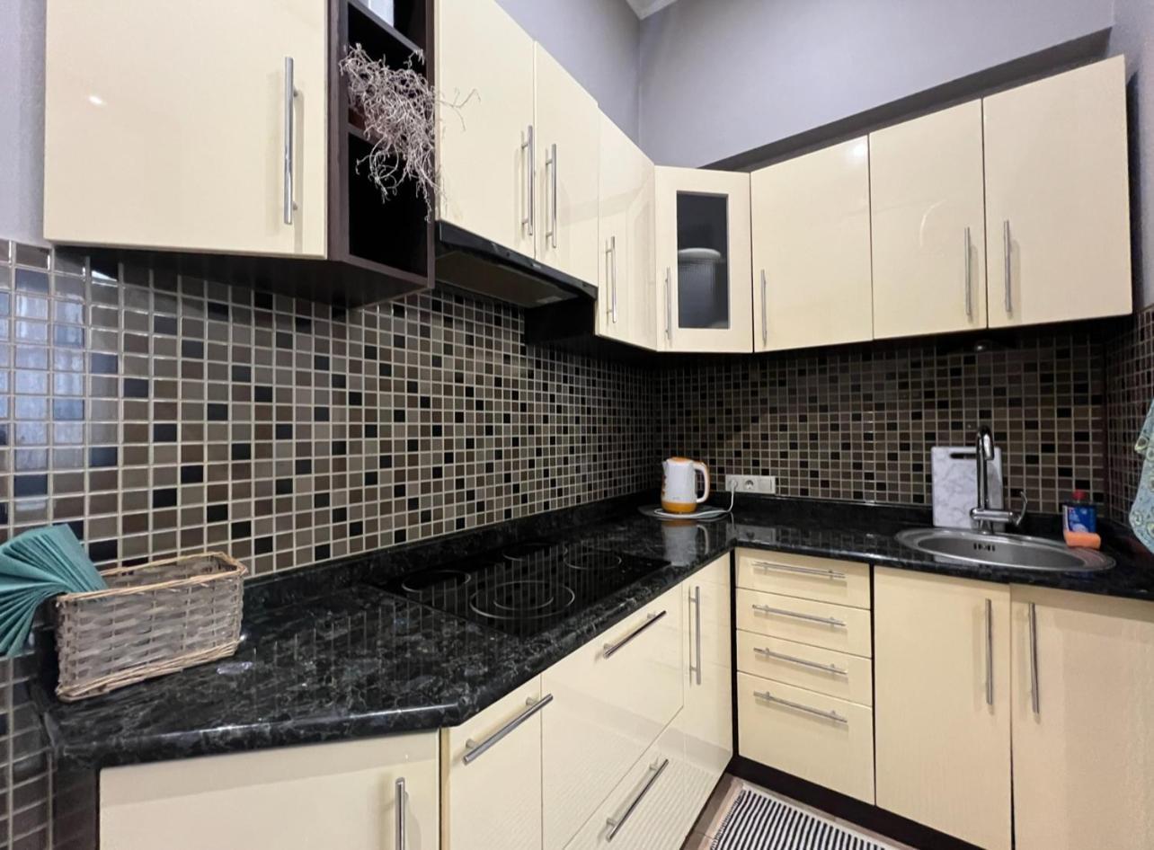 Apartment Lesya Kurbasa Lviv Bagian luar foto