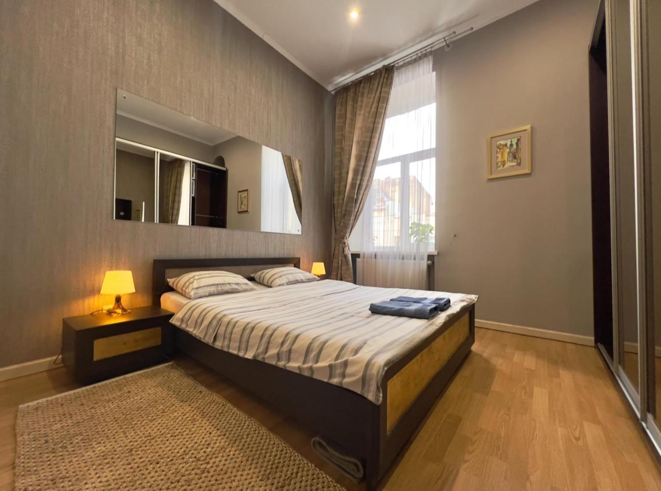 Apartment Lesya Kurbasa Lviv Bagian luar foto