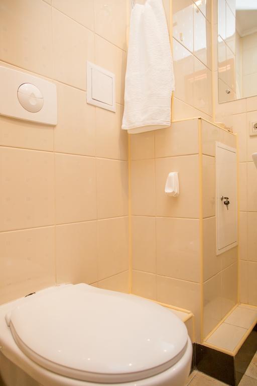 Apartment Lesya Kurbasa Lviv Bagian luar foto